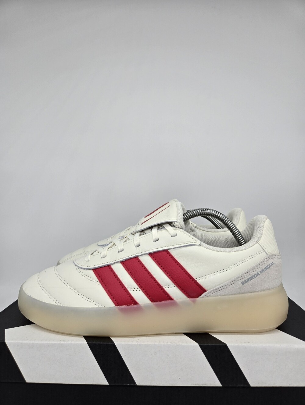 adidas Men's Barreda Mundial HQ2353 Off White Pure Ruby Shoes Size 10.5